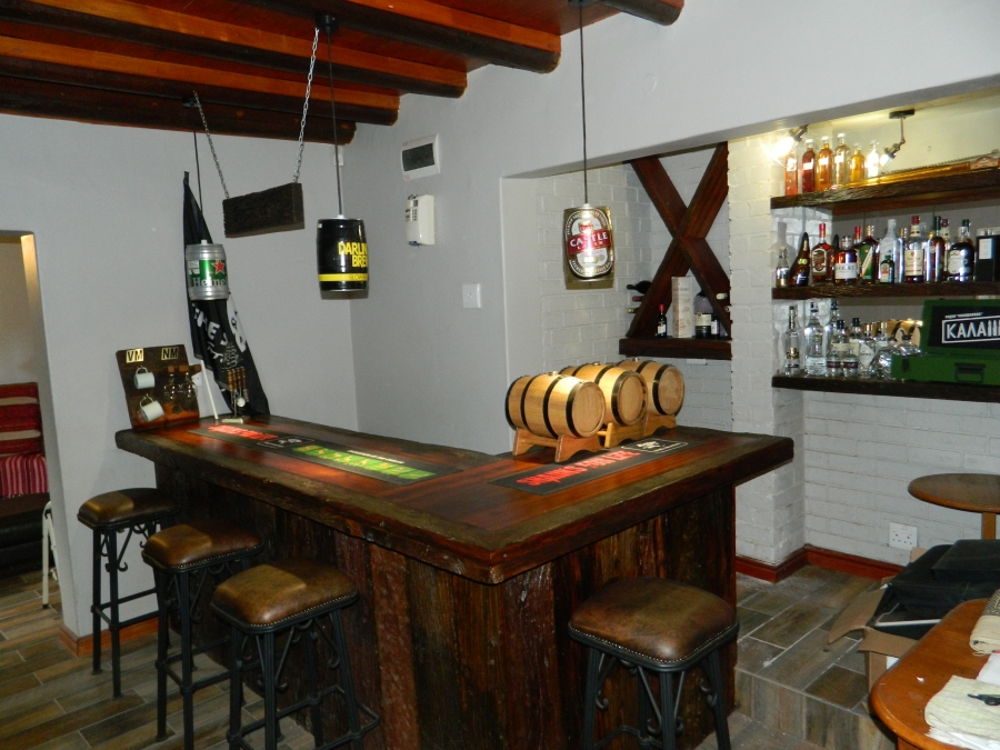 5 Bedroom Property for Sale in Wellington Central Western Cape